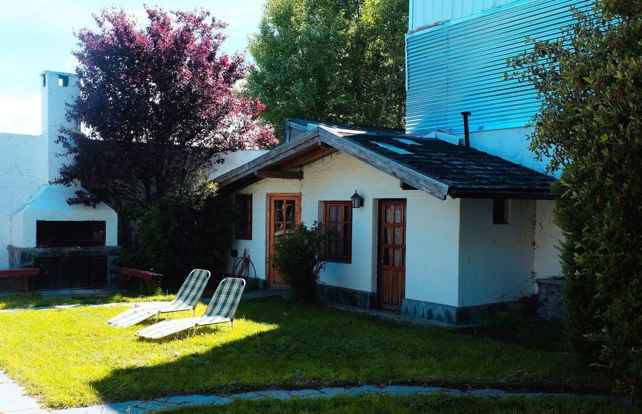 Universal Traveller'S Hostel Bariloche Zewnętrze zdjęcie