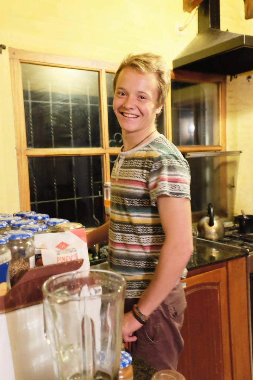Universal Traveller'S Hostel Bariloche Zewnętrze zdjęcie