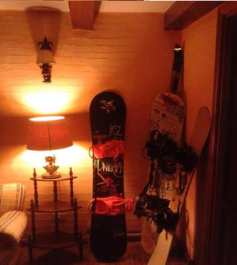 Universal Traveller'S Hostel Bariloche Zewnętrze zdjęcie