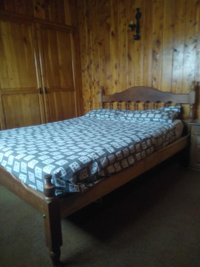 Universal Traveller'S Hostel Bariloche Zewnętrze zdjęcie