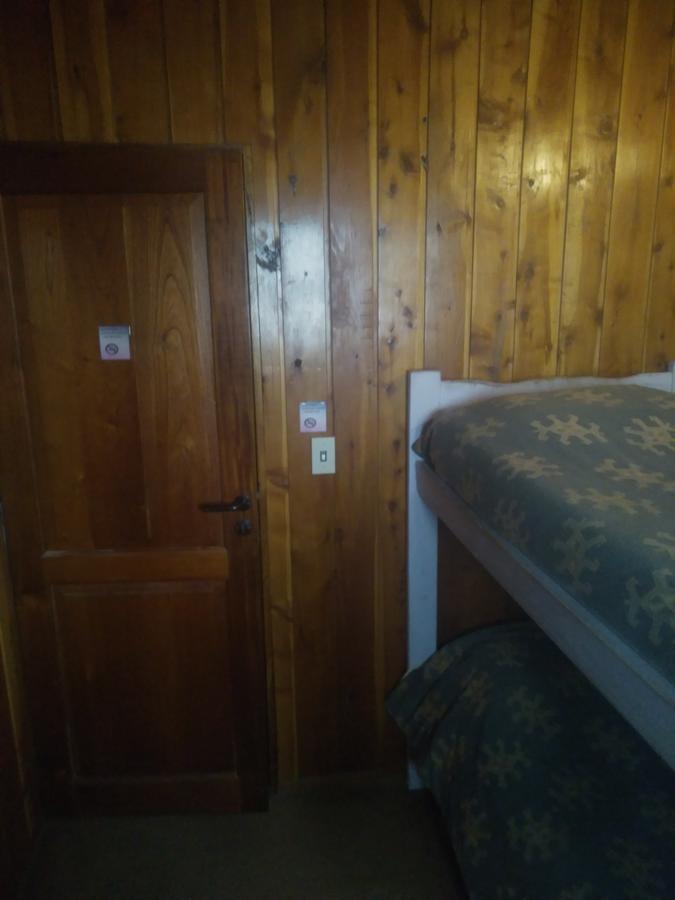 Universal Traveller'S Hostel Bariloche Zewnętrze zdjęcie