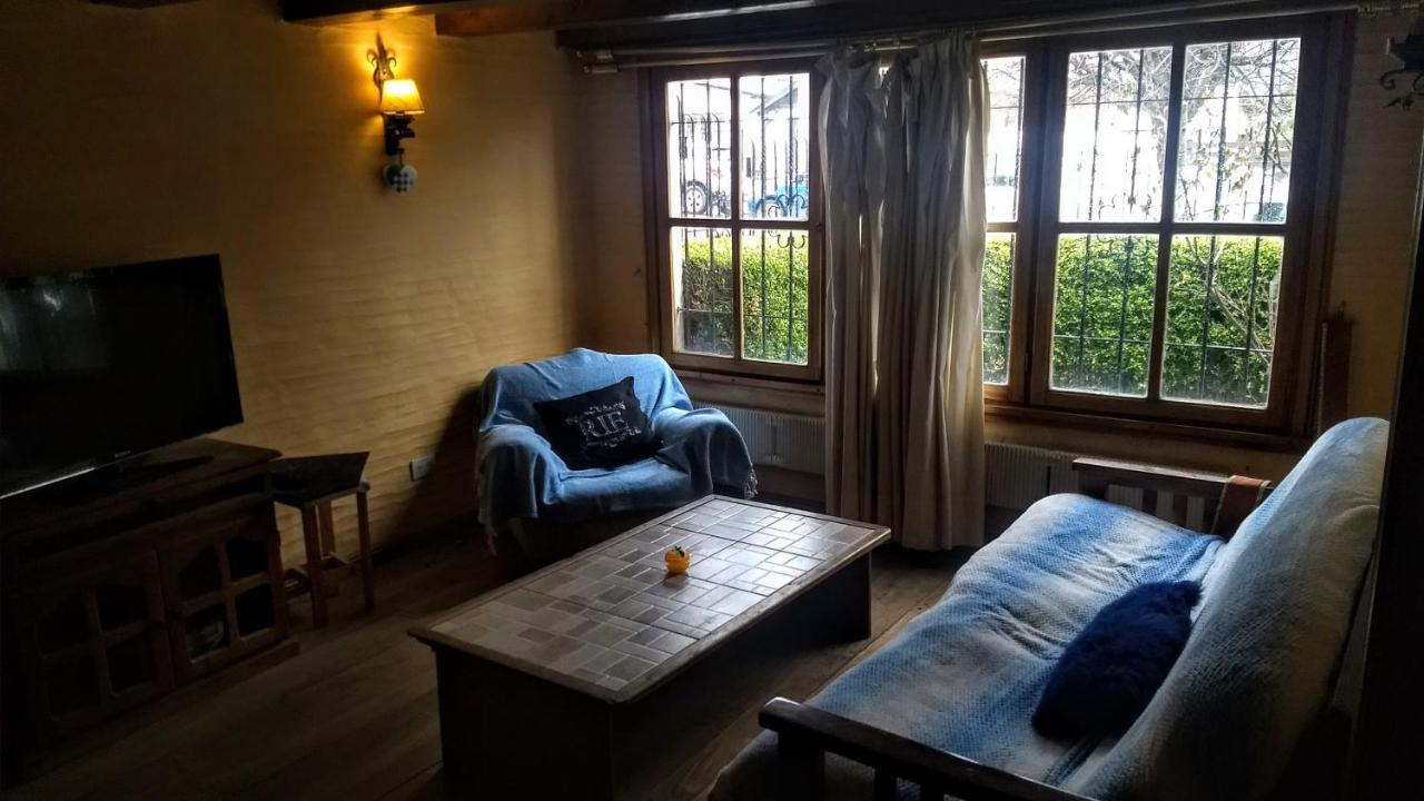 Universal Traveller'S Hostel Bariloche Zewnętrze zdjęcie